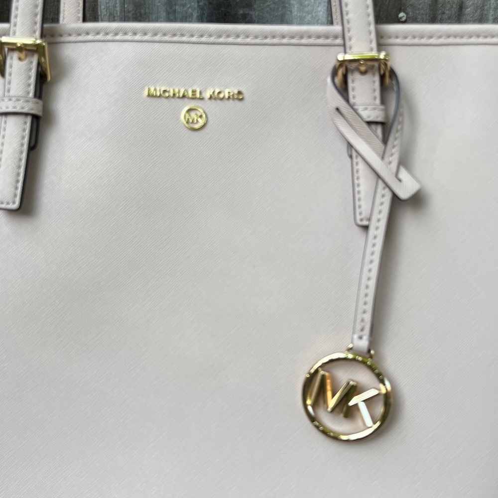🎉HP!🎉 Michael Kors Large Jet Set Travel Tote in Buff - Picture 3 of 9